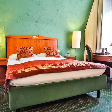 Parkhotel Krone Отель