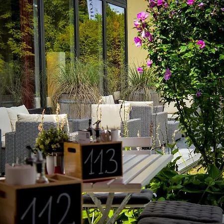 Отель Parkhotel Krone 4*