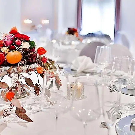 Parkhotel Krone Hotel